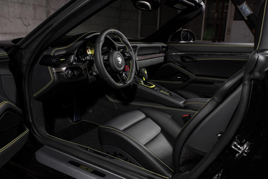  Porsche 911 Turbo Cabriolet by TechArt 2016 года  (фото 3 из 4)